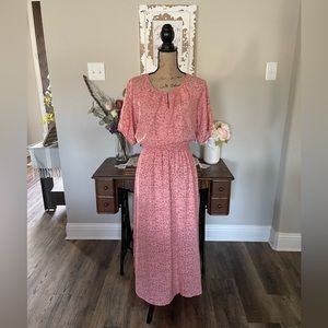 Nine West ladies light summer lined to the knee dress